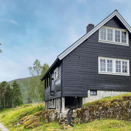 Ferienhaus Lovely In With Kitchen Nordfjordeid
